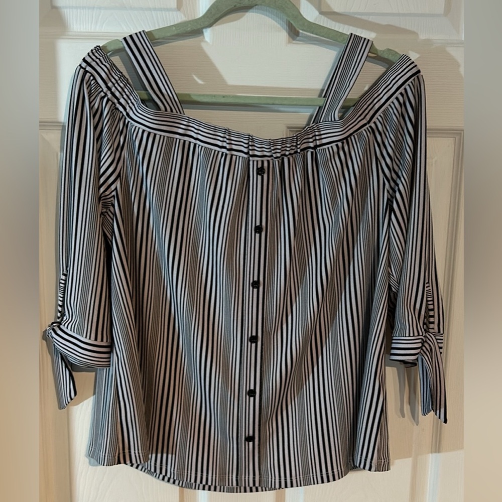 Ladies size large Top